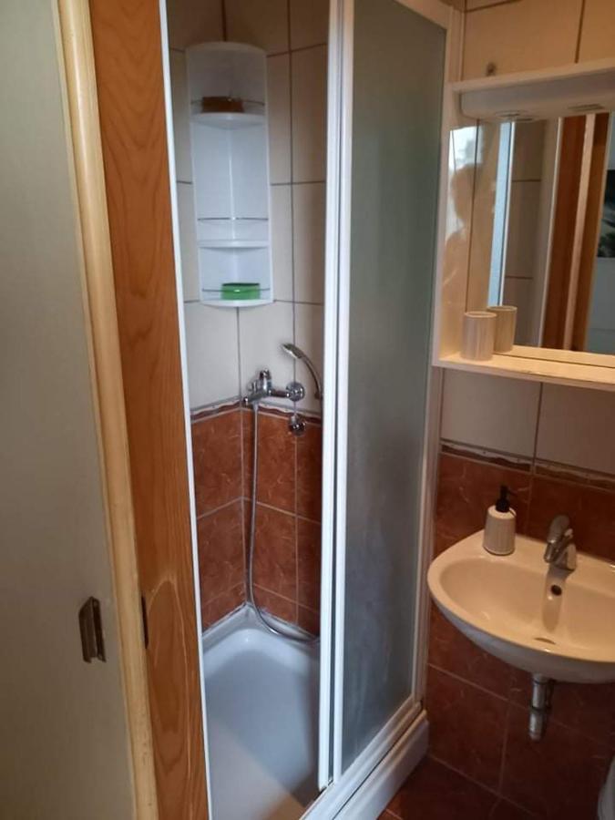 Ferienwohnung Studio Darija For 2 Persons S Terasom Wi-Fi & Parking Makarska Exterior foto